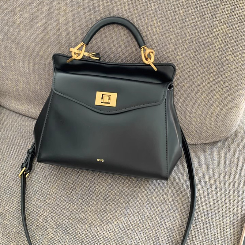 Luxury Bags That Are Affordable - JW PEI kussentas, slottas, schoudertas, crossbodytas,